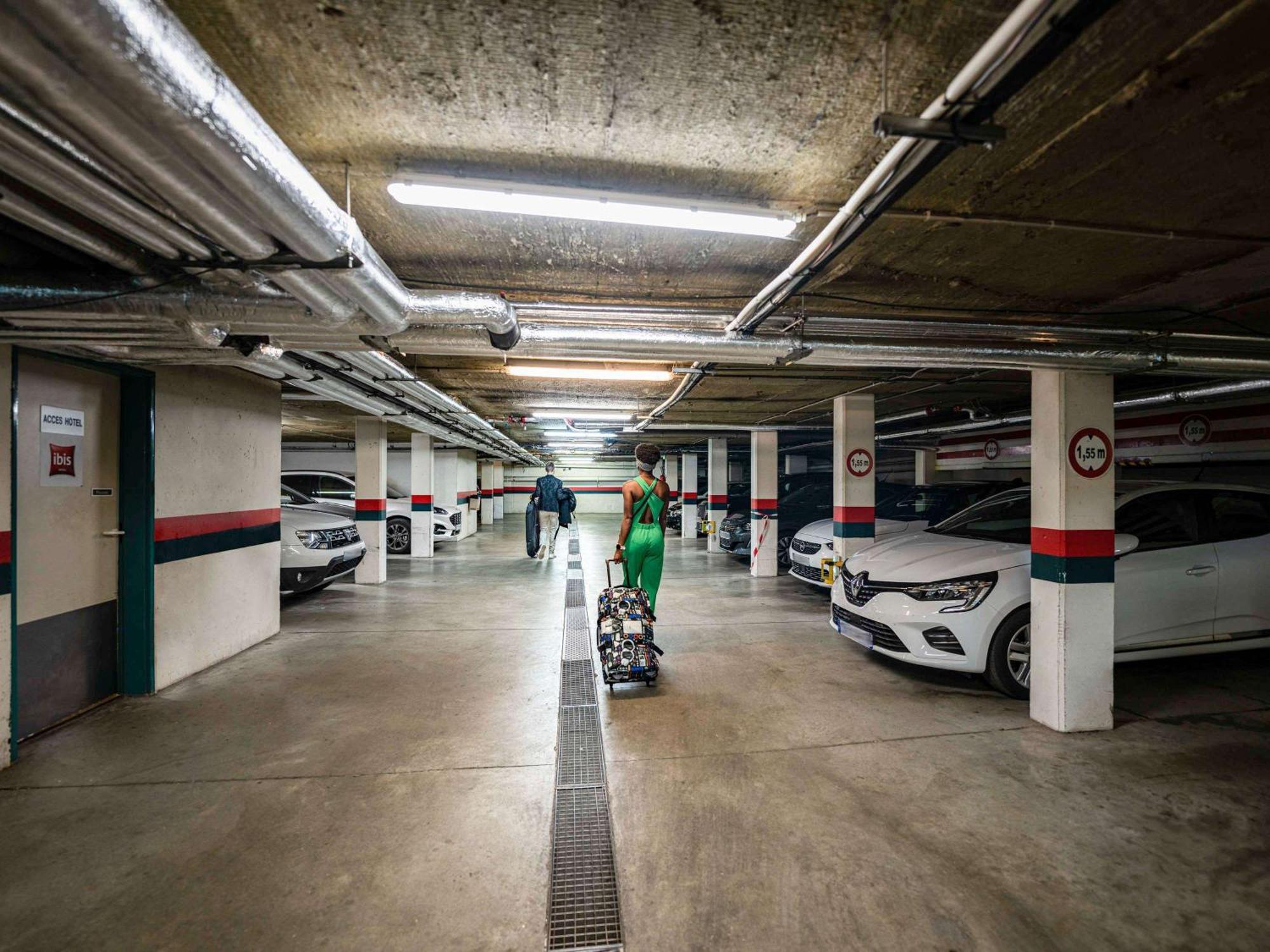 Ibis Hotel 3*